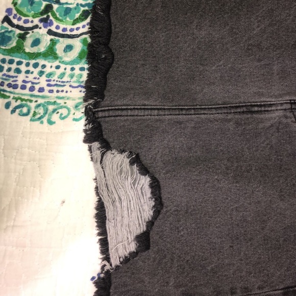 NEVER WORN WITH TAGS black denim ripped skirt - Picture 2 of 5
